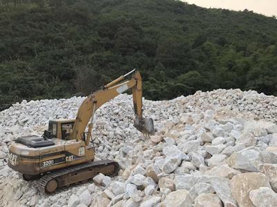 Línea de producción de losas y baldosas de mármol en Vietnam